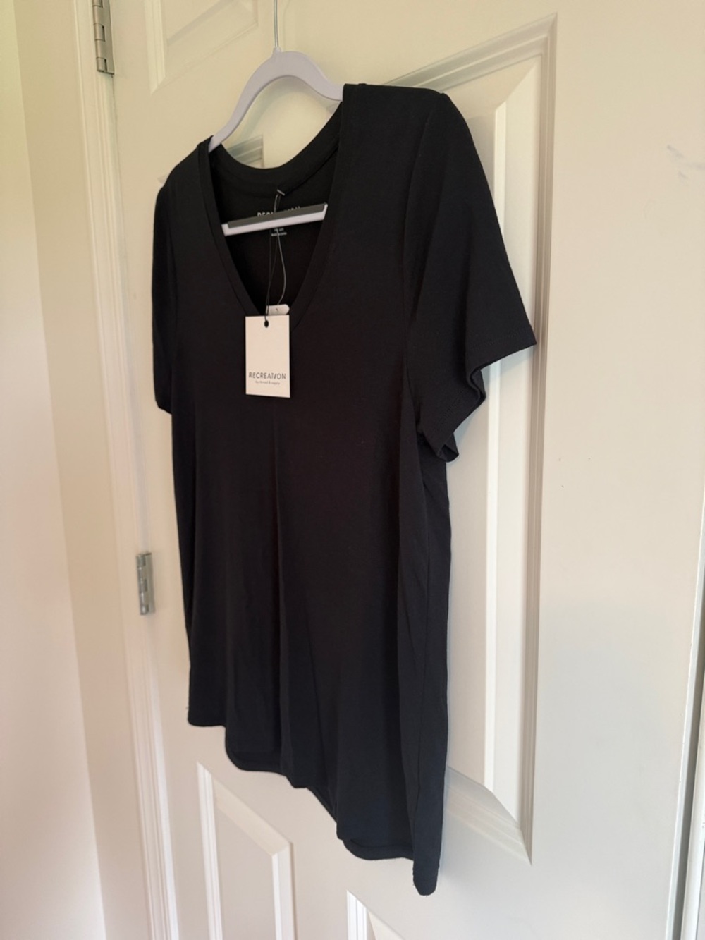 NWT Tencel Blend Recreation by Thread & Supply  Black V-Neck Women's Tee Medium - Picture 6 of 7